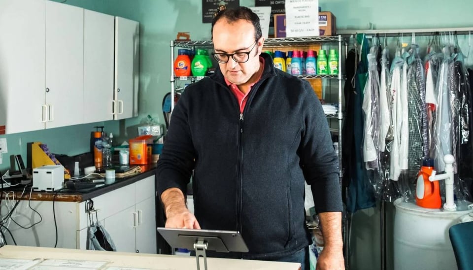 6 Essential Laundromat Metrics to Track for Business Success