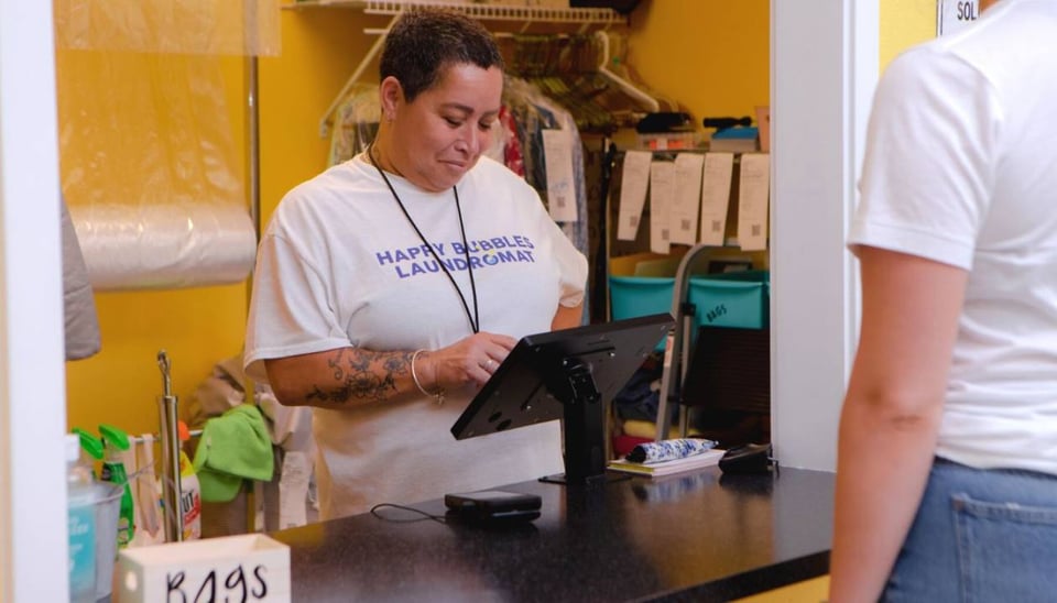 How Much Do Laundromats Make? Laundromat Profit Margins & Valuation