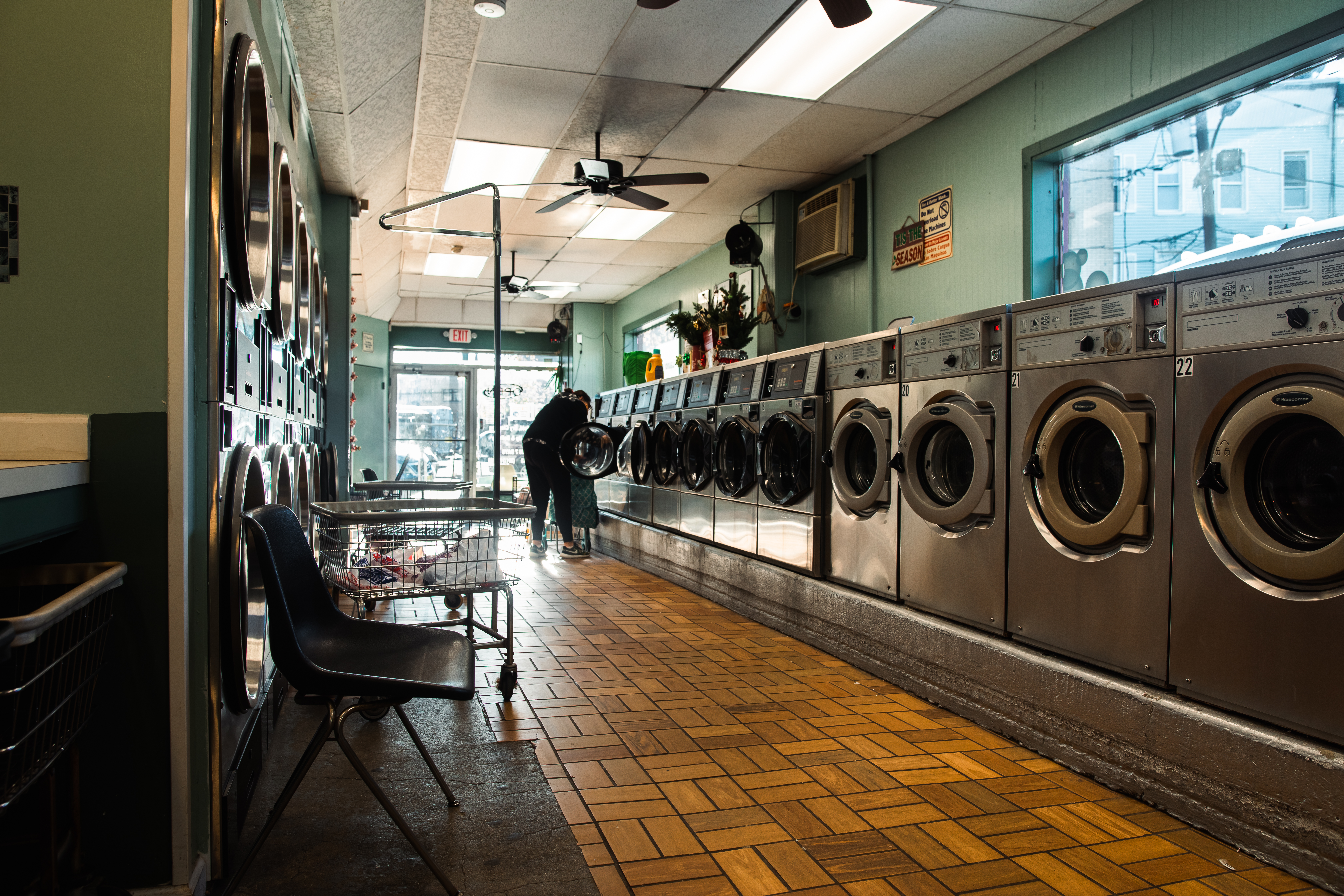 Is a Laundromat a Good Investment? [Complete Investor's Analysis]