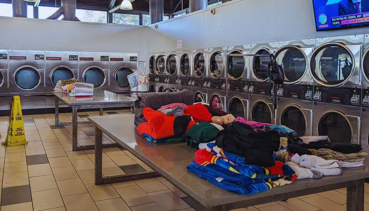 Starting a Laundromat Franchise: Essential Tips & Know-How